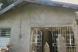 2 Bedrooms 1 Bathrooms, House for Sale in May Pen