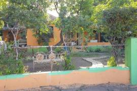 4 Bedrooms 2 Bathrooms, House for Sale in Kingston 13