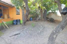 4 Bedrooms 2 Bathrooms, House for Sale in Kingston 13