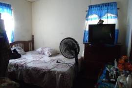 2 Bedrooms 1 Bathrooms, House for Sale in Lionel Town