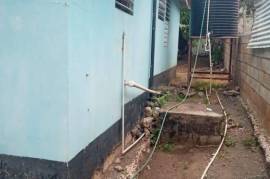 2 Bedrooms 1 Bathrooms, House for Sale in Kingston 17