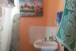 2 Bedrooms 1 Bathrooms, House for Sale in Kingston 17