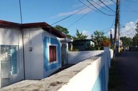 5 Bedrooms 3 Bathrooms, House for Sale in Linstead