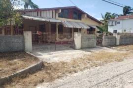 3 Bedrooms 2 Bathrooms, House for Sale in May Pen