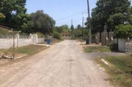 5 Bedrooms 2 Bathrooms, House for Sale in Spanish Town