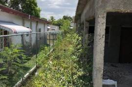 5 Bedrooms 2 Bathrooms, House for Sale in Spanish Town