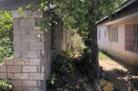 5 Bedrooms 2 Bathrooms, House for Sale in Spanish Town