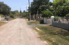 5 Bedrooms 2 Bathrooms, House for Sale in Spanish Town