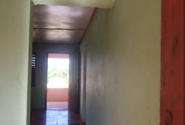 2 Bedrooms 1 Bathrooms, House for Sale in Junction