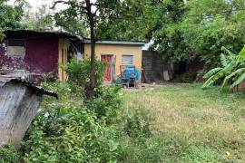 3 Bedrooms 2 Bathrooms, House for Sale in Kingston 11