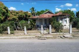 3 Bedrooms 2 Bathrooms, House for Sale in Spanish Town