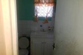 2 Bedrooms 1 Bathrooms, House for Sale in Spanish Town