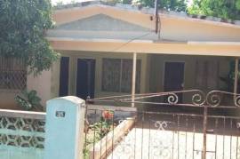 3 Bedrooms 2 Bathrooms, House for Sale in May Pen