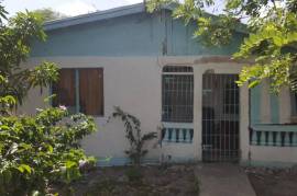 2 Bedrooms 1 Bathrooms, House for Sale in Lionel Town