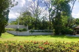 5 Bedrooms 4 Bathrooms, House for Rent in Kingston 8