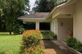 5 Bedrooms 4 Bathrooms, House for Rent in Kingston 8