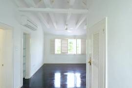 4 Bedrooms 4 Bathrooms, House for Rent in Kingston 6