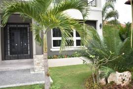 4 Bedrooms 4 Bathrooms, House for Rent in Kingston 6