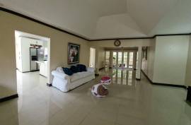 3 Bedrooms 4 Bathrooms, House for Rent in Kingston 8