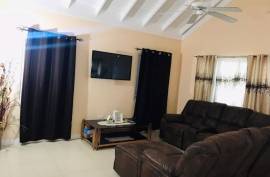 3 Bedrooms 2 Bathrooms, House for Rent in Laughlands