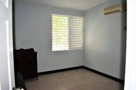 3 Bedrooms 2 Bathrooms, House for Rent in Kingston 6