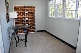 3 Bedrooms 2 Bathrooms, House for Rent in Kingston 6