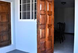 3 Bedrooms 2 Bathrooms, House for Rent in Kingston 6