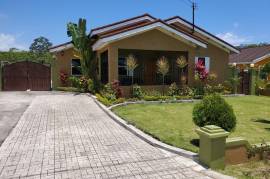 3 Bedrooms 3 Bathrooms, House for Rent in Ocho Rios