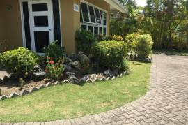 3 Bedrooms 2 Bathrooms, House for Rent in Runaway Bay