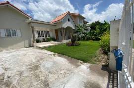 3 Bedrooms 2 Bathrooms, House for Rent in Kingston 6