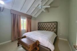 3 Bedrooms 2 Bathrooms, House for Rent in Runaway Bay