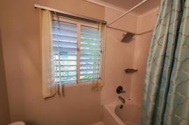 3 Bedrooms 2 Bathrooms, House for Rent in Runaway Bay