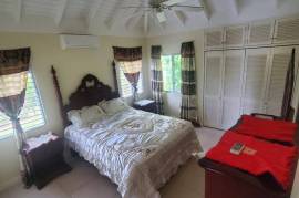 3 Bedrooms 2 Bathrooms, House for Rent in Laughlands