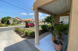 3 Bedrooms 2 Bathrooms, House for Rent in Greater Portmore