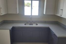 3 Bedrooms 2 Bathrooms, House for Rent in Lucea