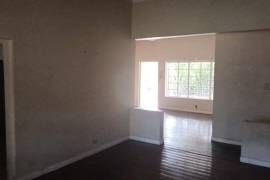 3 Bedrooms 2 Bathrooms, House for Rent in Kingston 6