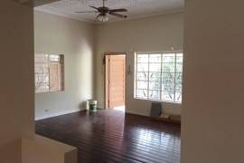 3 Bedrooms 2 Bathrooms, House for Rent in Kingston 6