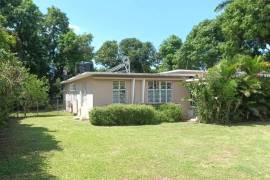 3 Bedrooms 2 Bathrooms, House for Rent in Kingston 6