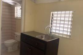 3 Bedrooms 2 Bathrooms, House for Rent in Kingston 6