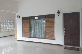 4 Bedrooms 2 Bathrooms, House for Rent in Kingston 10