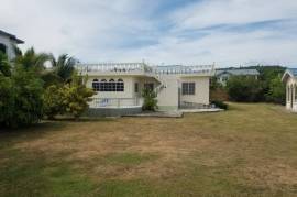 3 Bedrooms 2 Bathrooms, House for Rent in Duncans