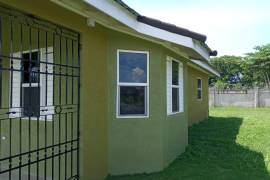 2 Bedrooms 2 Bathrooms, House for Rent in Ocho Rios