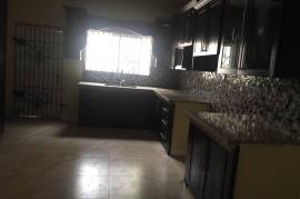 3 Bedrooms 2 Bathrooms, House for Rent in Kingston 8