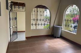 3 Bedrooms 3 Bathrooms, House for Rent in Kingston 8