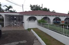 4 Bedrooms 3 Bathrooms, House for Rent in Kingston 19