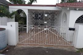 4 Bedrooms 3 Bathrooms, House for Rent in Kingston 19