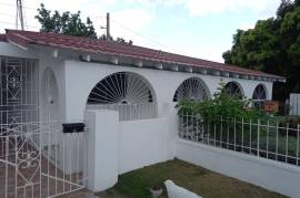 4 Bedrooms 3 Bathrooms, House for Rent in Kingston 19