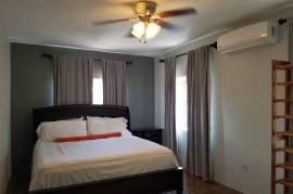 2 Bedrooms 2 Bathrooms, House for Rent in Montego Bay