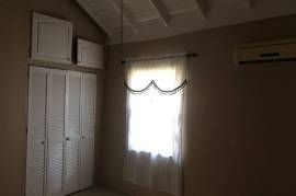 3 Bedrooms 2 Bathrooms, House for Rent in Kingston 3