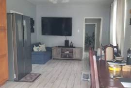 2 Bedrooms 2 Bathrooms, House for Rent in Kingston 8